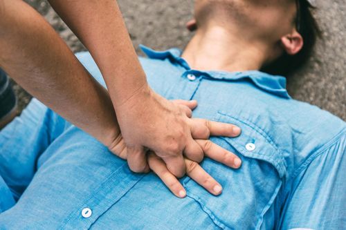 Cách sơ cứu khi gặp người bị tai nạn giao thông