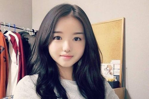 'Hot girl mạng' ở Nhật thực chất là một ông chú 53 tuổi