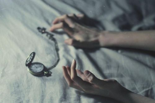Bỏng nặng vì vôi dính trên da