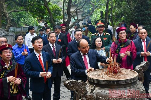 Tổ chức trọng thể Lễ Dâng hương tưởng niệm các Vua Hùng