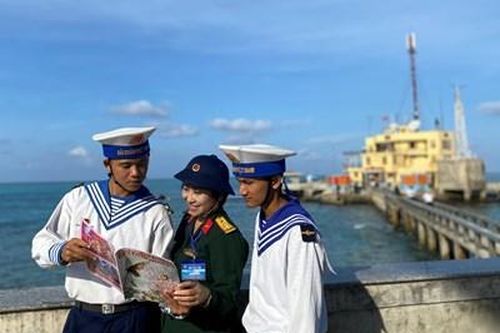 Một lần đến với 'quần đảo phía bình minh'
