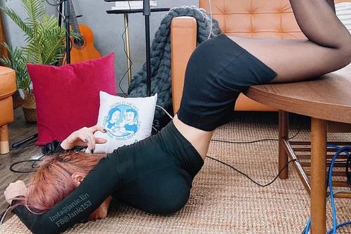 Chuộng phong cách hở bạo, 'đệ nhất vòng 1' xứ Đài bị chê phản cảm