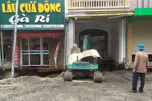 Sống trên 'hố tử thần' đã lấp vẫn nguy hiểm