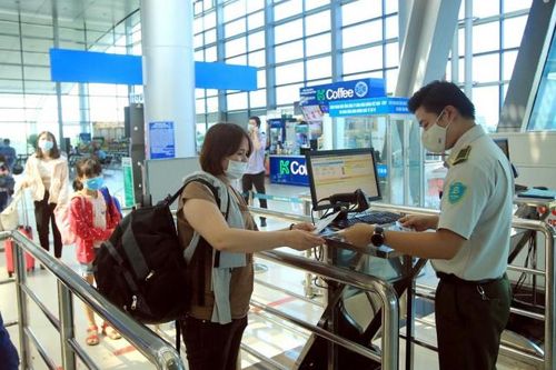 Bảo đảm an toàn giao thông gắn với phòng chống dịch Covid-19 dịp nghỉ lễ 30/4-1/5