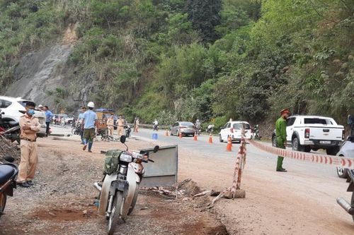 Hòa Bình: Va chạm với xe tải trên quốc lộ 6, người đi xe đạp địa hình tử vong
