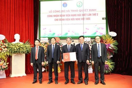 BV Việt Đức : Công bố Bệnh viện hạng đặc biệt lần thứ 2, nhận chứng chỉ toàn cầu của Hiệp hội Phẫu thuật Hoàng gia Anh