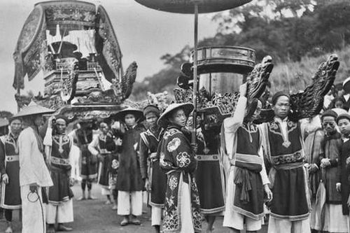 Lễ hội Đền Hùng cách đây 100 năm