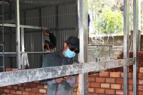 Hà Tiên khẩn trương xây bệnh viện dã chiến ứng phó với tình huống xấu của dịch COVID-19
