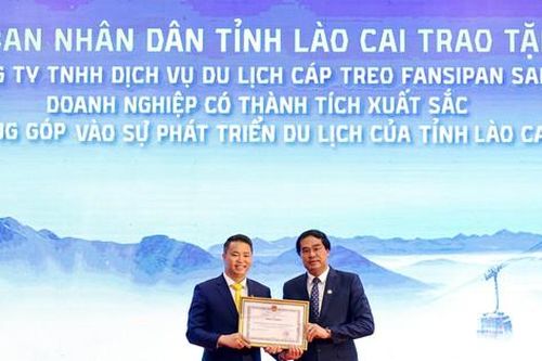 Tỉnh Lào Cai tặng bằng khen cho công ty cáp treo Fansipan