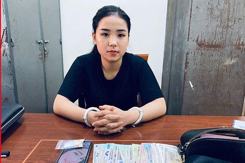 Hot girl núp bóng quán bún bò Huế để bán ma túy