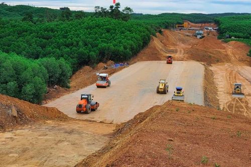 Xử lý triệt để tình trạng đầu cơ, nâng giá vật liệu cao tốc Bắc – Nam