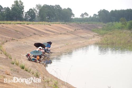 Cần quản lý khách du lịch tự do tại hồ Trị An
