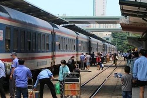 Tàu Thống Nhất phải đổi lịch trình để thi công dự án 7.000 tỷ