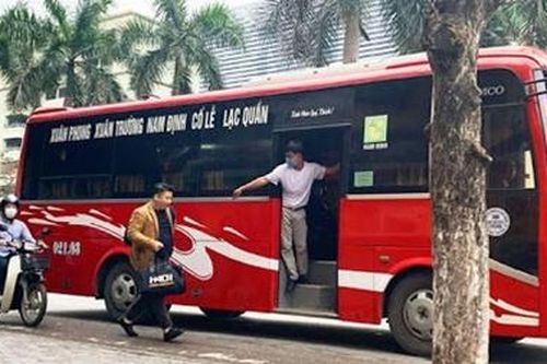 Bến xe Mỹ Đình tìm cách ngăn tình trạng 'xe dù, bến cóc'