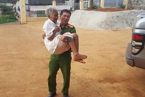 Lan tỏa những hình ảnh đẹp của Công an vì dân phục vụ