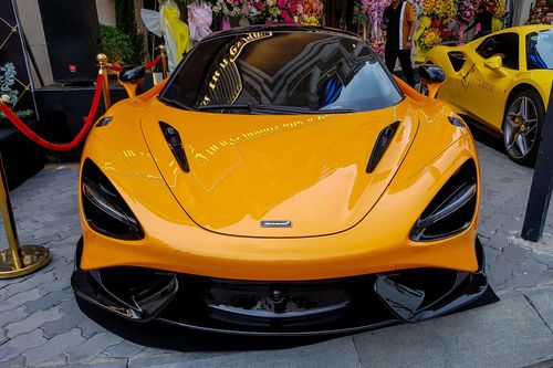 Cận cảnh chiếc McLaren 765LT độc nhất tại Việt Nam