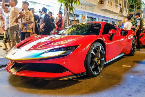Cận cảnh siêu xe mạnh nhất của Ferrari tại Việt Nam