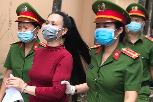 Lê Thị Bình lĩnh 24 tháng tù