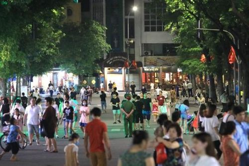 'Đánh thức' tiềm năng kinh tế đêm tại Việt Nam