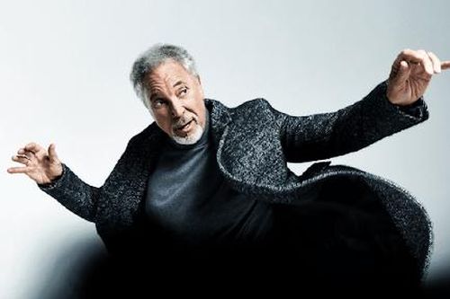 Ra album 'Surrounded by Time': Tuổi tác với Tom Jones chỉ là con số