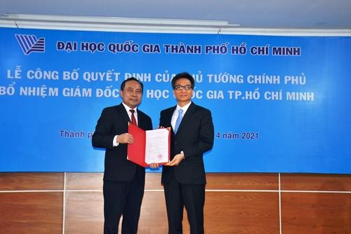 Trao quyết định bổ nhiệm Giám đốc ĐHQG TP Hồ Chí Minh