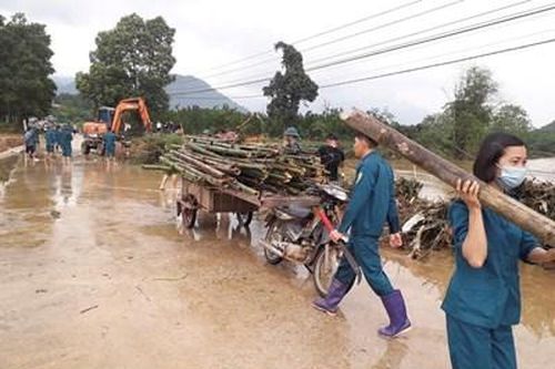 Dân quân Đại Từ xung kích khắc phục hậu quả mưa, lũ