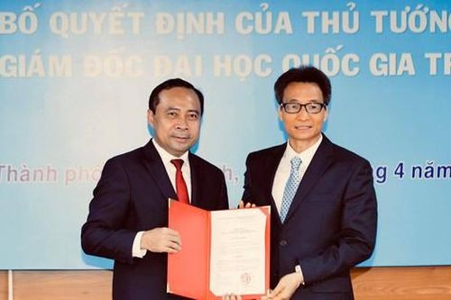 Trao quyết định bổ nhiệm ông Vũ Hải Quân làm Giám đốc Đại học Quốc gia TPHCM