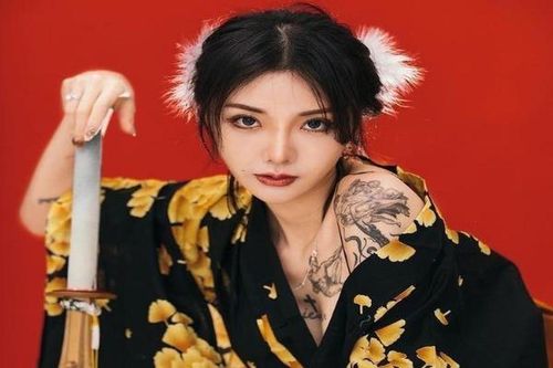 'Hot girl xăm trổ' từng bị chụp lén trong thang máy giờ ra sao?