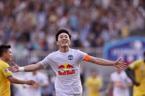 Lương Xuân Trường bán áo đấu ủng hộ làng trẻ em SOS Thanh Hóa