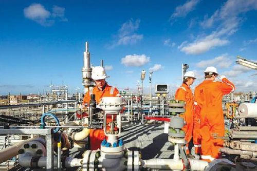 UAE quyết tâm chuyển đổi thị trường năng lượng Trung Đông