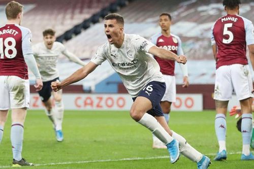 Thắng ngược Aston Villa, Man City 'cắt đuôi' MU
