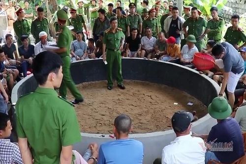 Cảnh sát đột kích quán cà phê, hốt gọn ổ nhóm đá gà