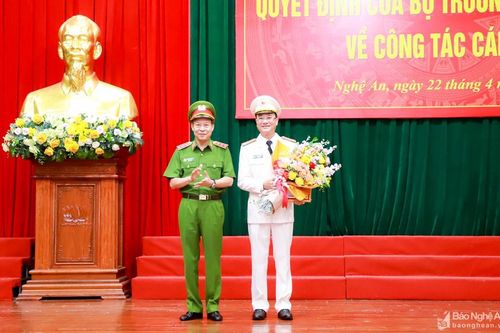 Công bố, trao Quyết định Giám đốc Công an tỉnh Nghệ An