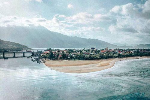 4 vịnh biển hút khách cho chuyến vi vu hè