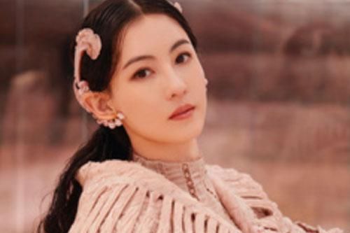 Trương Bá Chi bận rộn với việc làm đẹp, không có thời gian quan tâm đến con trai đang bị bệnh?