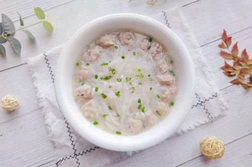 Canh thịt viên củ cải trắng món ngon đơn giản cải thiện sức khỏe, duy trì sự tươi trẻ