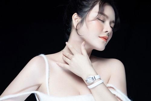 Fan không tin Lý Nhã Kỳ đã gần 40 tuổi qua bộ ảnh đẹp như 'thần tiên tỉ tỉ'