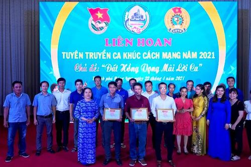 Sôi nổi liên hoan tuyên truyền ca khúc cách mạng