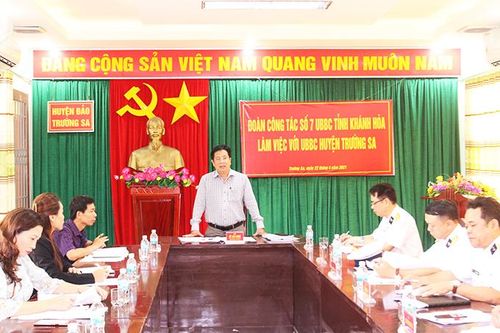 Kiểm tra công tác chuẩn bị bầu cử tại huyện Trường Sa