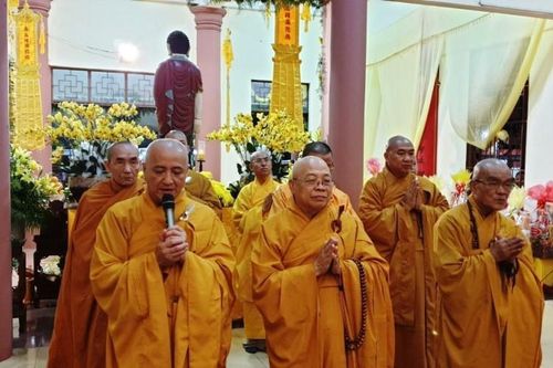 Trung ương GHPGVN viếng tang Trưởng lão Hòa thượng Thích Từ Hương
