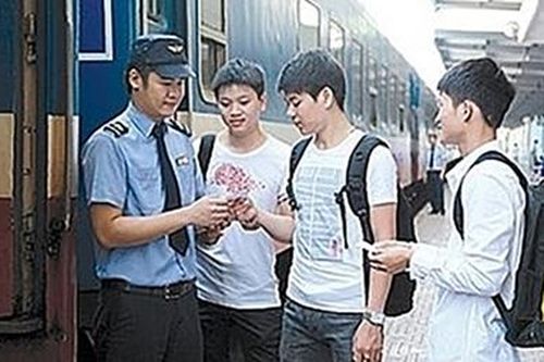 Thí sinh đi thi, nhập học đại học, cao đẳng được giảm giá vé tàu
