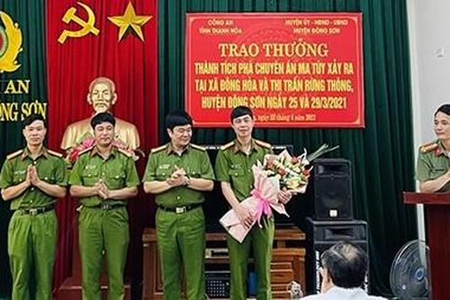 Khen thưởng Công an huyện Đông Sơn lập nhiều thành tích