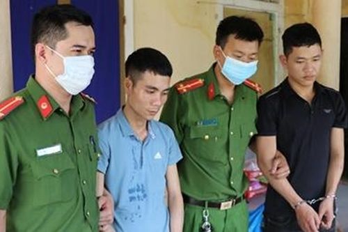 Bắt giữ 2 kẻ tích trữ 1.500 viên hồng phiến