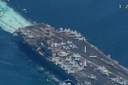 Iran khoe video UAV lượn lờ trên đầu tàu sân bay Mỹ