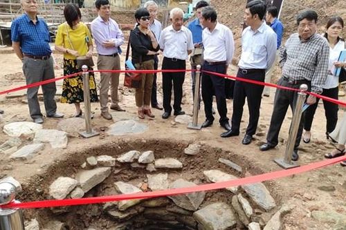 Nhiều phát hiện khảo cổ tại khu vực chính điện Kính Thiên