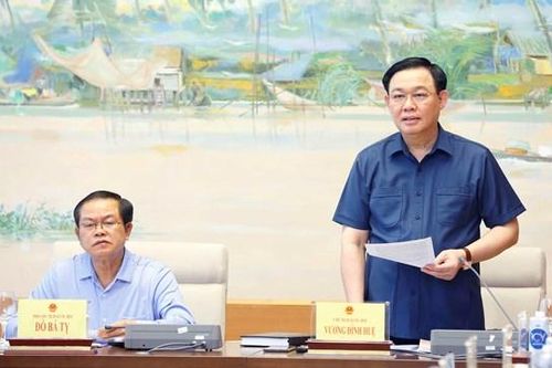 Chủ tịch Quốc hội Vương Đình Huệ làm việc với Ủy ban Quốc phòng và An ninh