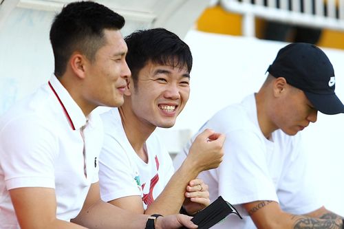 Xuân Trường, Tuấn Linh bảnh bao trong ngày không thi đấu