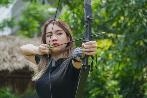 Chi 80.000 VND thử làm thiện xạ bắn cung
