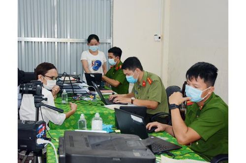 Đẩy nhanh tiến độ cấp căn cước công dân