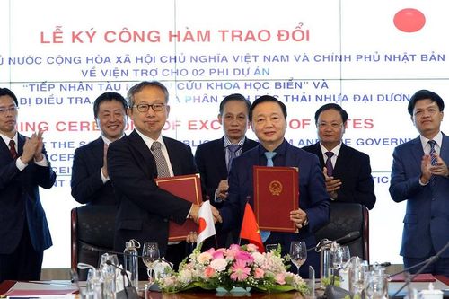 Việt Nam – Nhật Bản ký công hàm dự án tàu nghiên cứu biển và thiết bị quan trắc rác đại dương